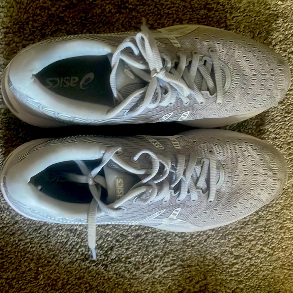 ASICS size 9 shoes great condition.